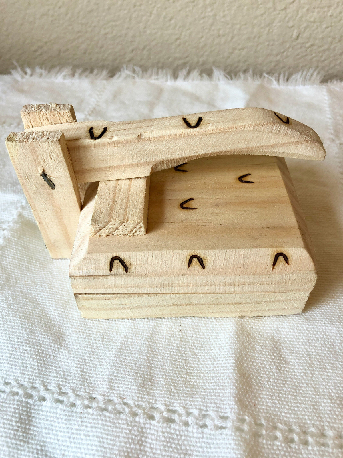 Tortillero de madera en miniatura de inspiración mexicana