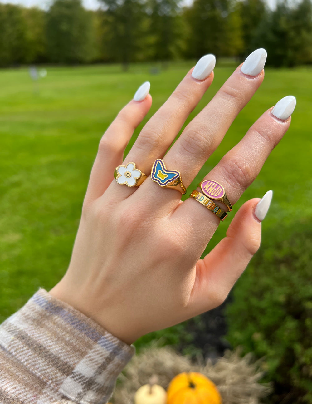 Anillo de mariposa de esmalte azul