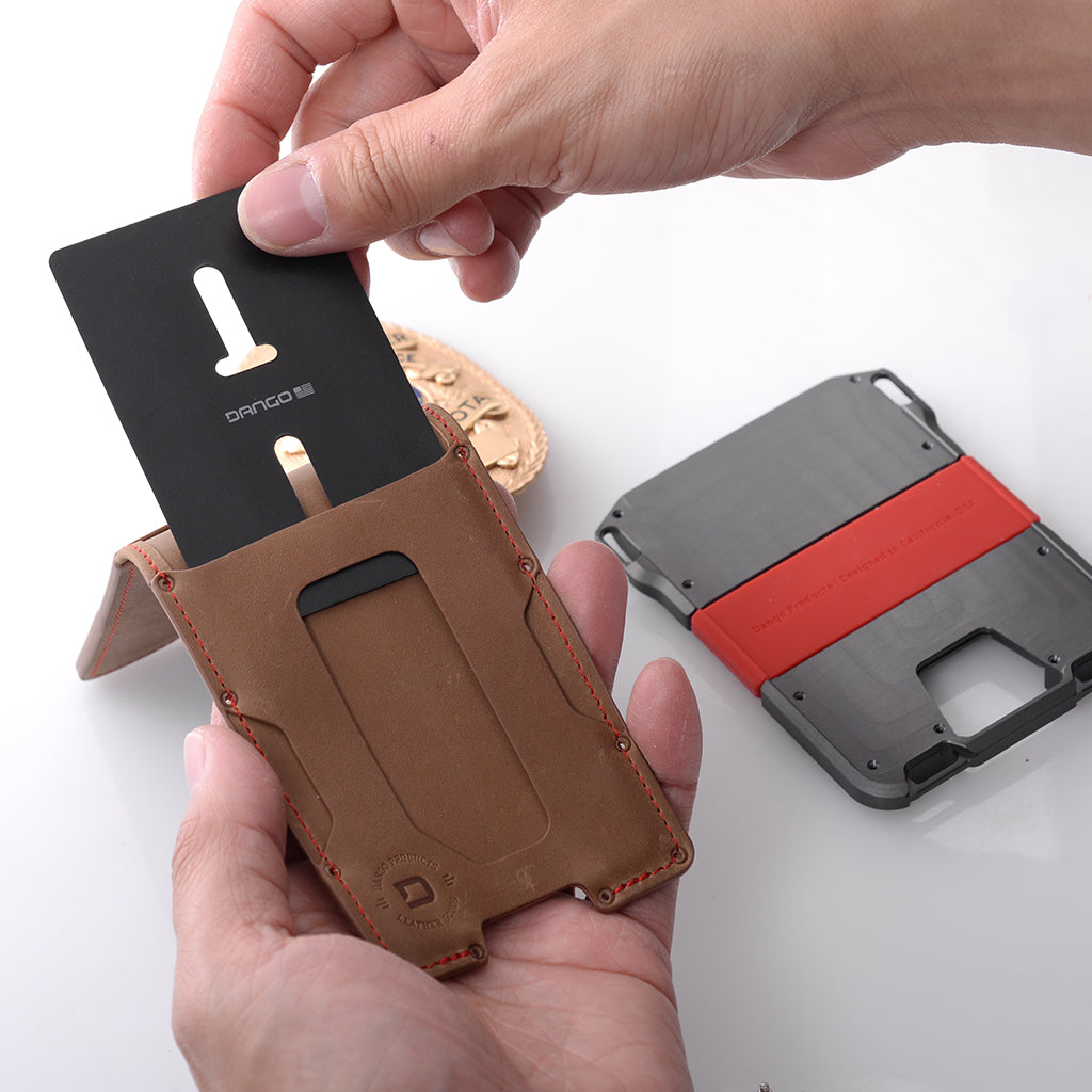 PAQUETE DE CORDÓN PARA EL CUELLO Y PORTA INSIGNIAS