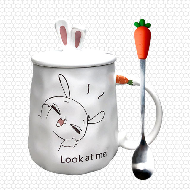 Taza de cerámica con forma de conejito