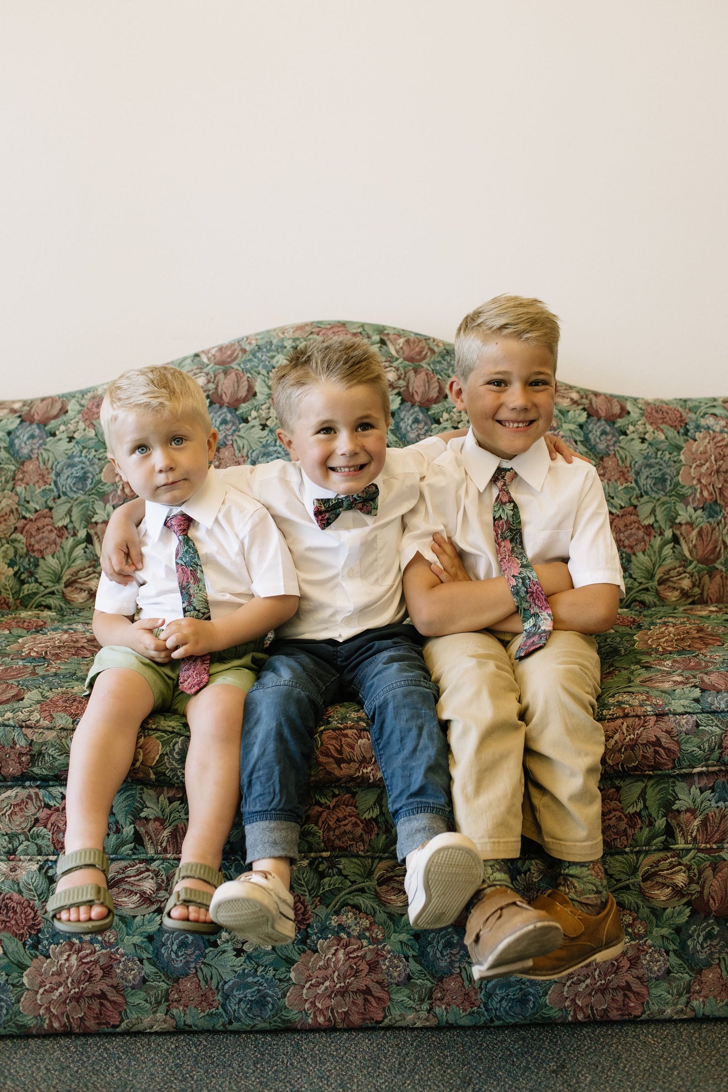 Foyer Floral Boys Tie