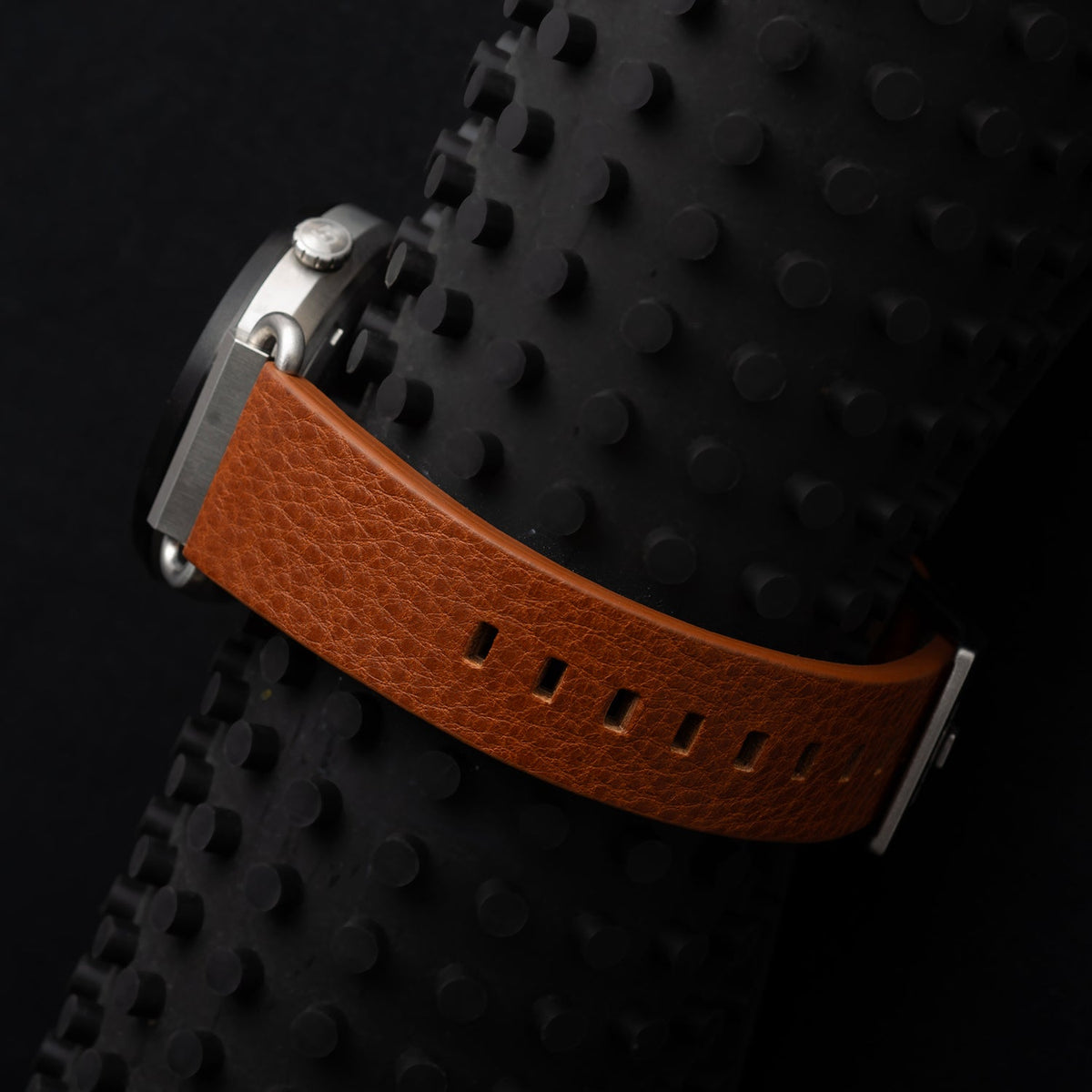 TK-01 - RELOJ TREK CON CORREA DE CUERO ITALIANO - MARRÓN WHISKY