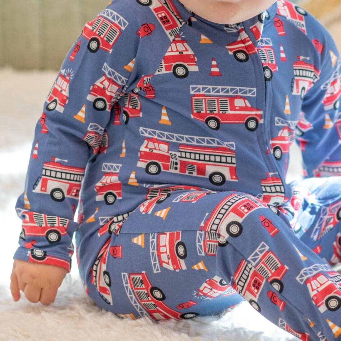 Calcetines con cremallera de camión de bomberos azul